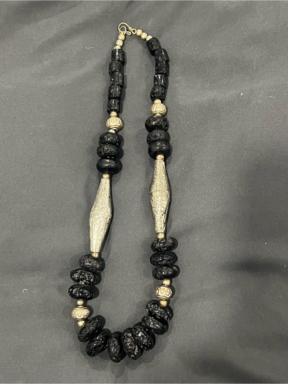 Source Unknown Black and Silver Textured Bead Necklace